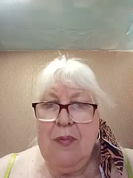 Alexia64231 live