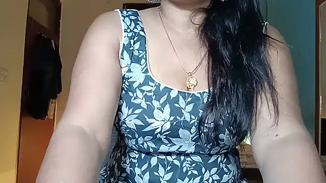 YourDesi_Laila_ live