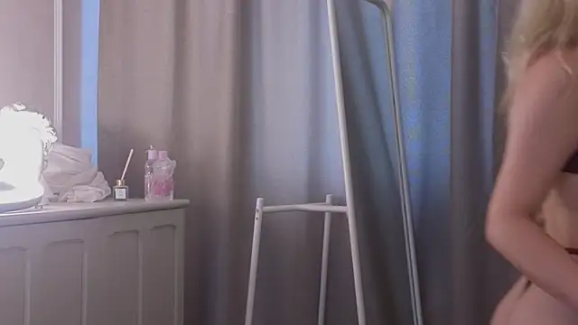 AveriReynolds live