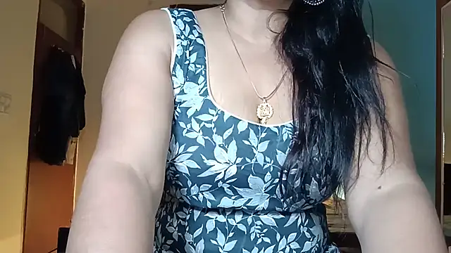 YourDesi_Laila_ live