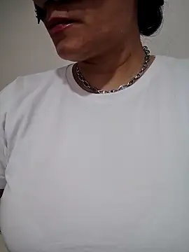 Nergiz2135 live
