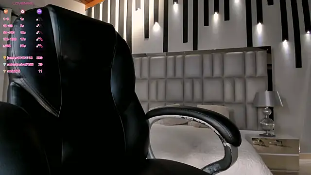 CharlotteCox_ live