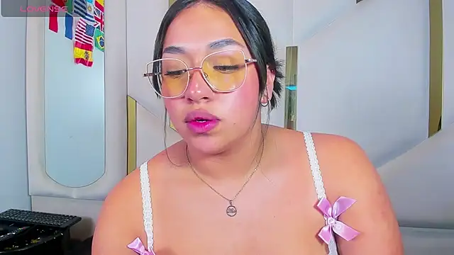 IsabellRodriguez18 live