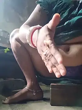 Hot-manali live