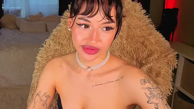 Regina_Amour live