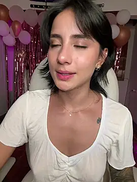 Ale_Lewis live