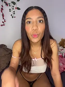Daphnne_Curly live