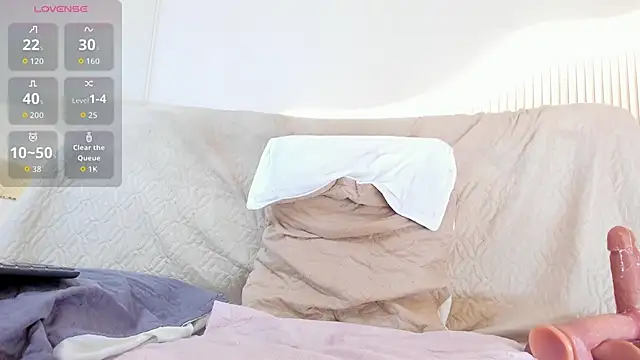 Lia_Guzman live
