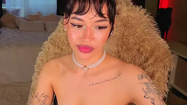 Regina_Amour live