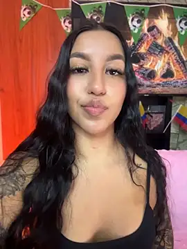 Tamara_Roberts1 live
