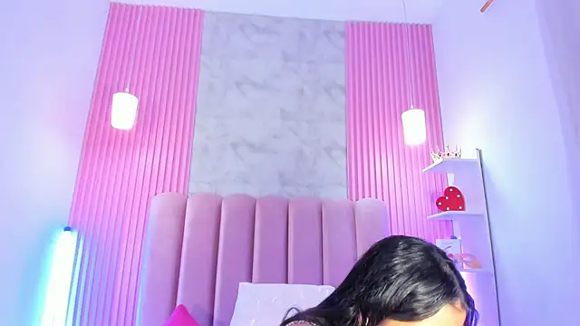 ArianaRougee live