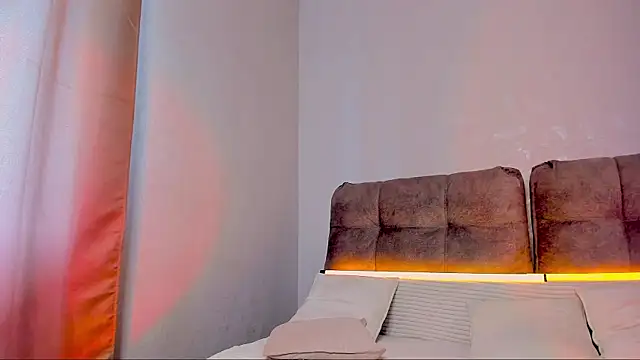AriellaTesk live