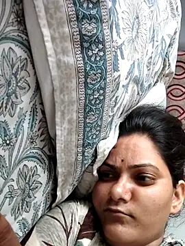Anushka_Singh0 live