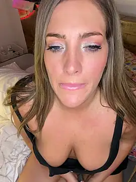 hollyharmd live