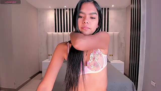 SaphiraJames live