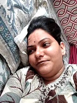 Anushka_Singh0 live