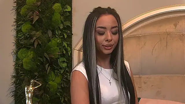 Kim_Skyleer live
