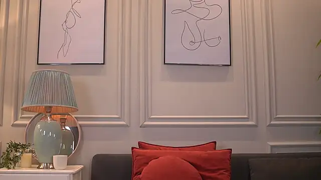KyraKnight live