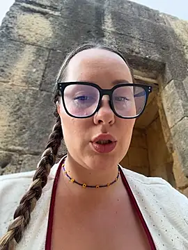 Mona_Plus live