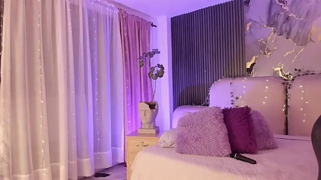 SarahCastro1_ profile