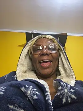 BoobsQueeen live