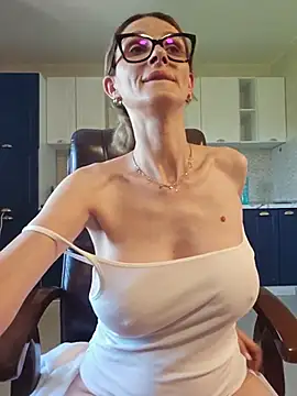 NaughtyWifey1 live