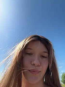 girl-Emily live