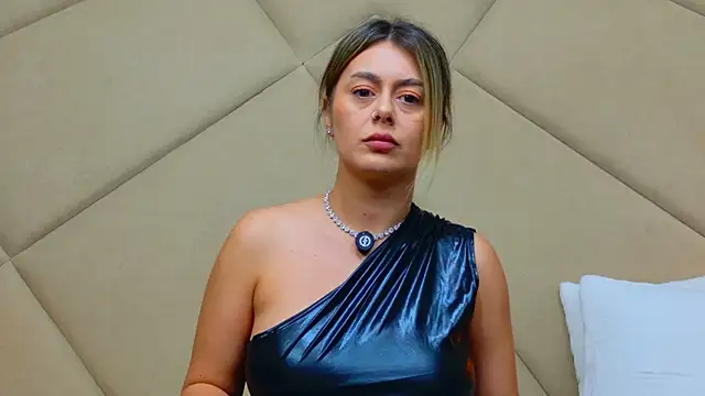 ChloeFrost live