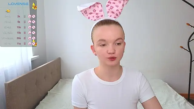 StellaBunny live