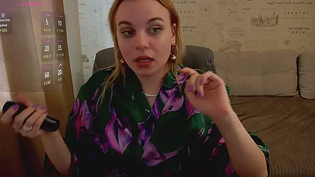 Glow_Margo live