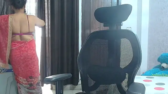 SimmiQueen_77 live