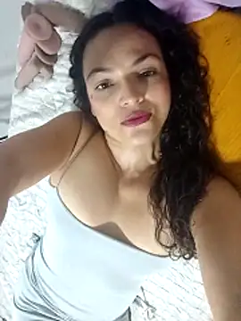 bella-diaz live