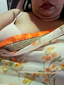 Ravina_patil1 live
