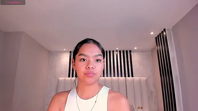 SaphiraJames live