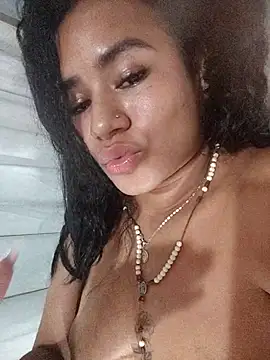 AntonellaMonroew live