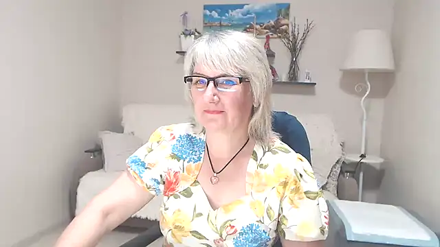 FleurMays live