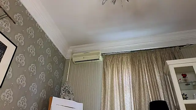 AnneFoxy live