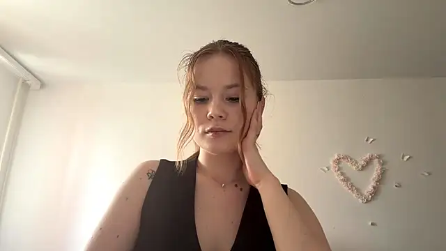 LauranAngelbeck live