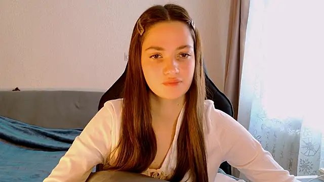 KiraVair live