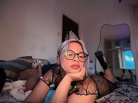 Tina_Slick live
