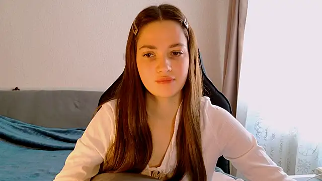 KiraVair live