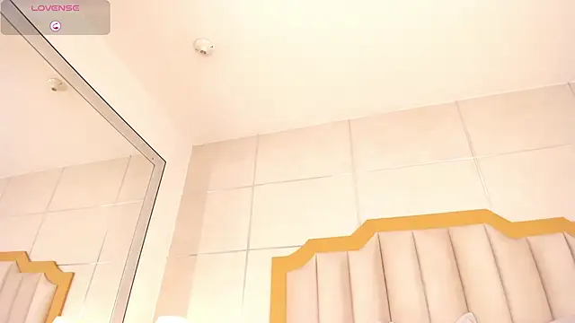 TahliaMoreau live