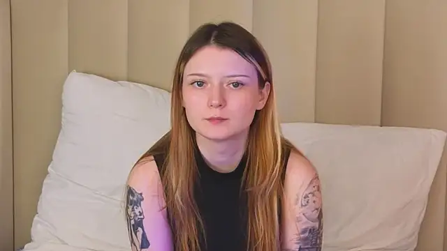 AlyssFrost live