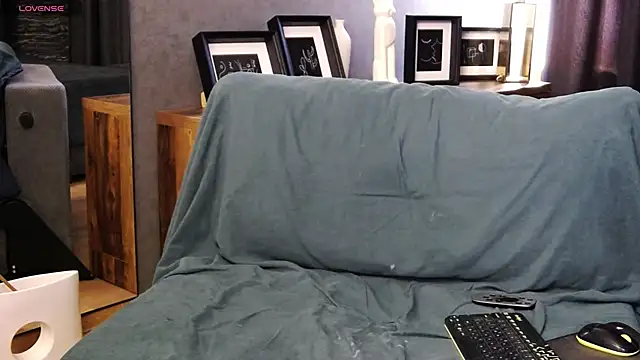Ashley_Ross_ live