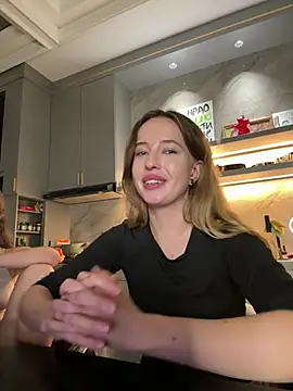 Nura_n_Sarah live