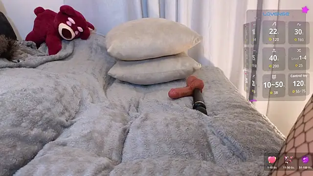 sarah_saenz_ live