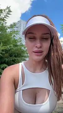 KikiWatson live