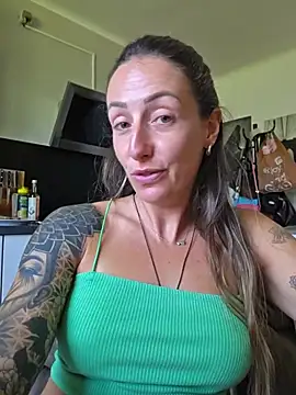 NicoleKaiser live
