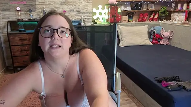 Kimberly-Caprice live