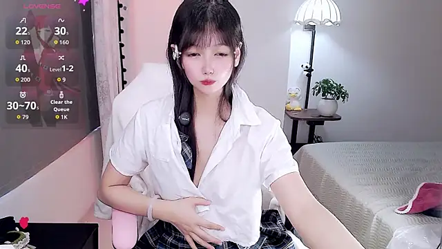 Hug-kiss live